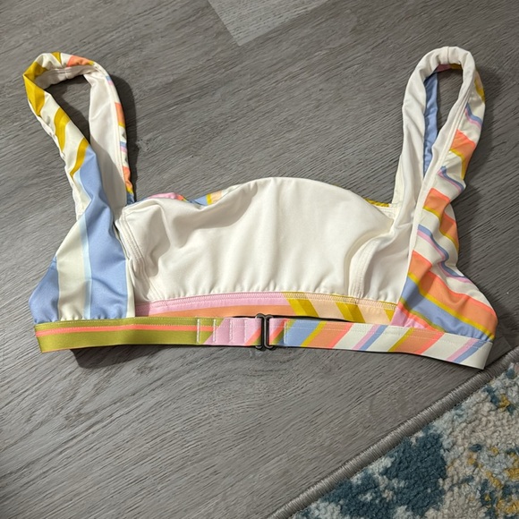 Billabong swim suit top - Picture 2 of 2